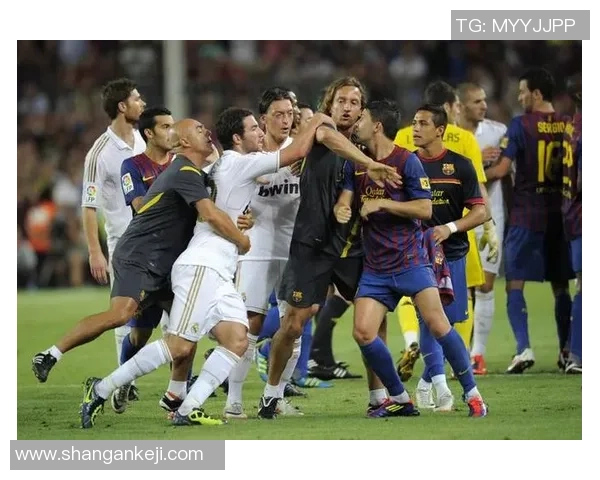 2013年巴萨与皇马经典对决回顾球迷心中的永恒经典之战